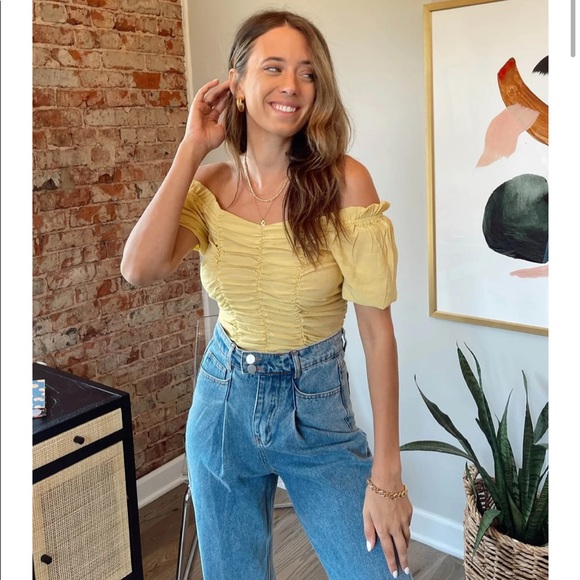 A7 - 362 Vestique yellow ruched sunshine state of mind top size medium - Picture 2 of 15